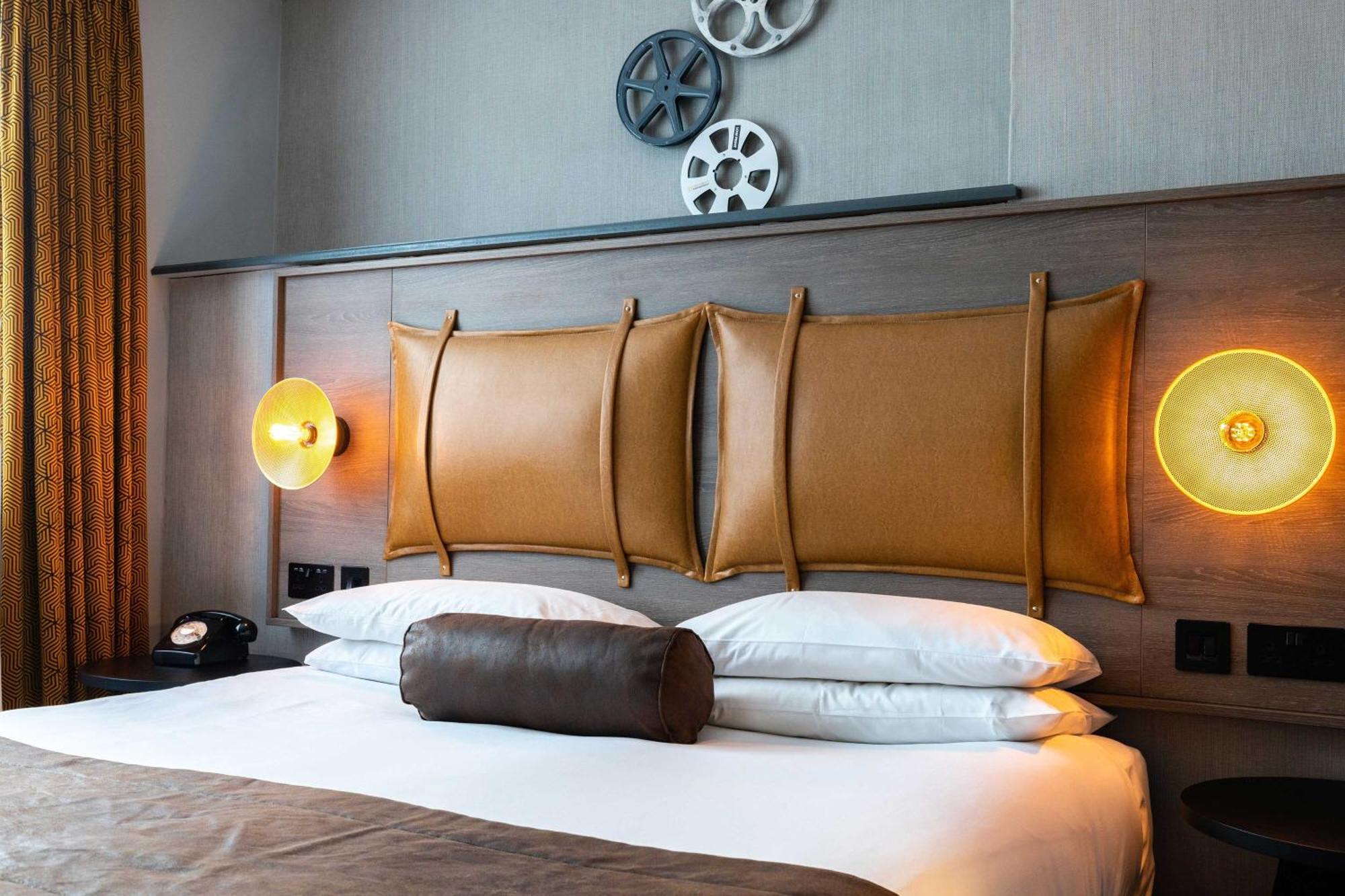 แอบบีย์ โฮเทล บาธ, อะทริบิวต์ พอร์ตฟอลิโอ โฮเทล Hotel ภายนอก รูปภาพ